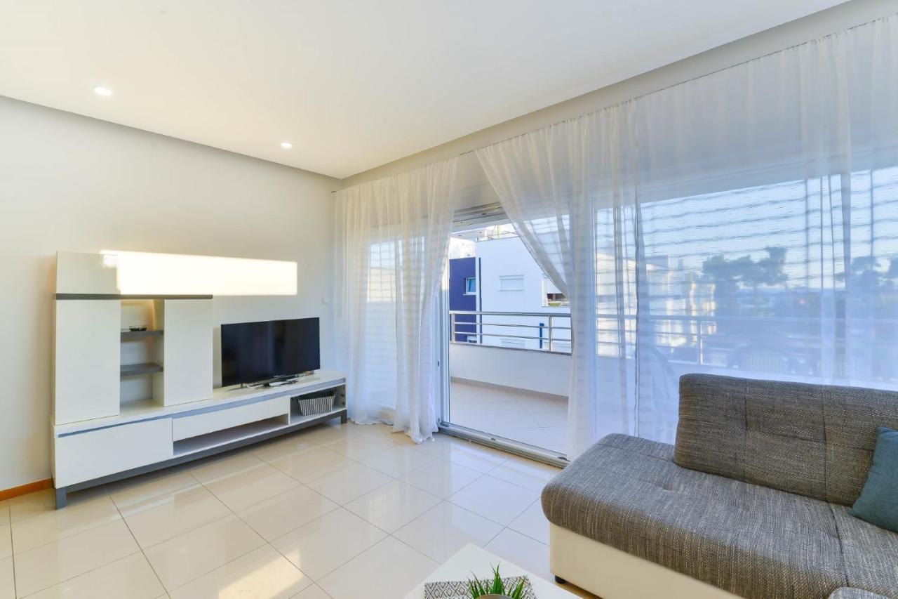 Modern Apartments Punta With Sea View- By Ta Leut Agency Privlaka  Bagian luar foto