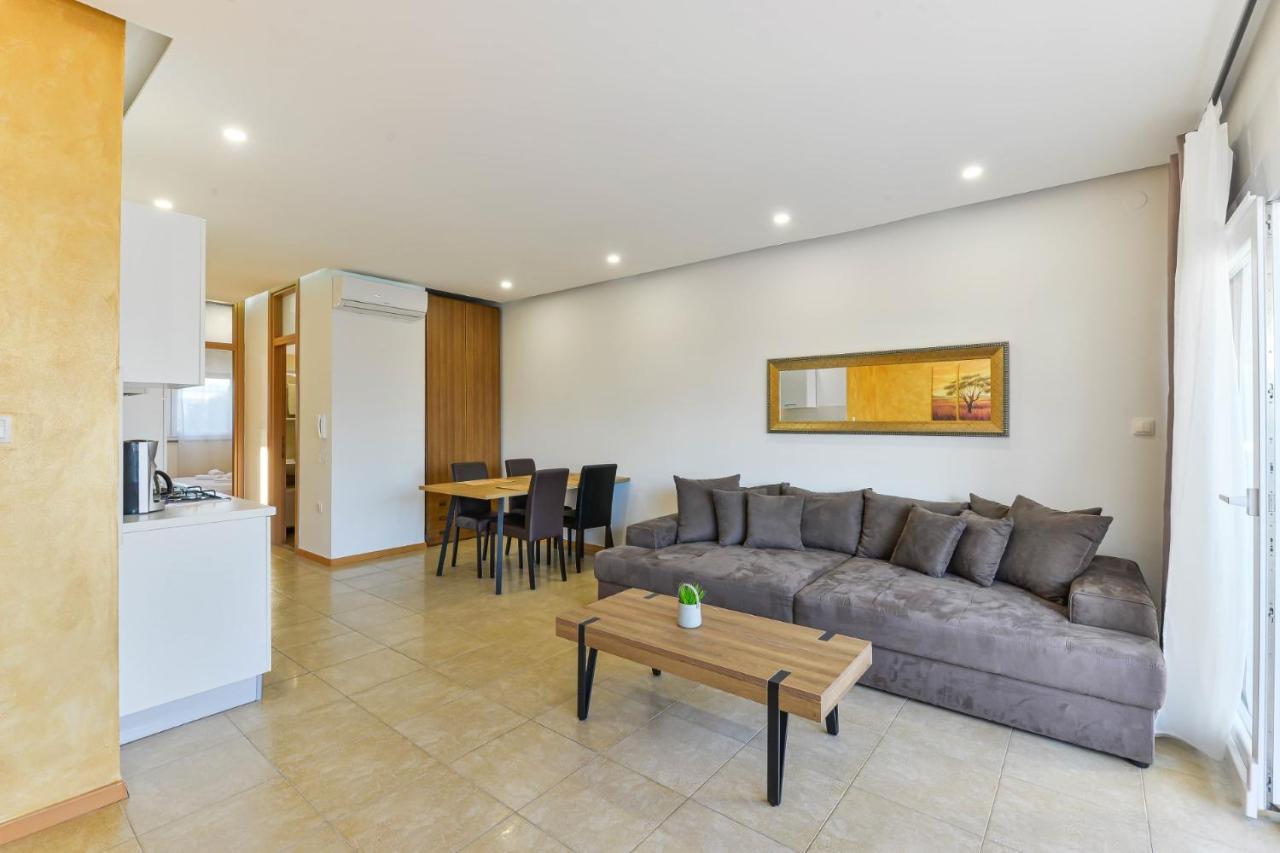 Modern Apartments Punta With Sea View- By Ta Leut Agency Privlaka  Bagian luar foto